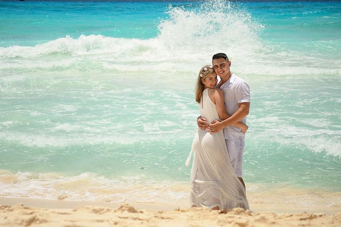 Private Professional Photography Session in Cancun - Playa Gaviota Azul and the Beach-Walk Bonus