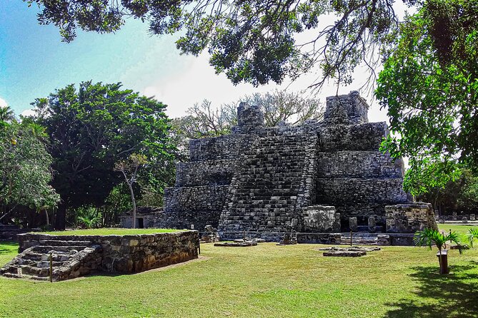 Private Tour at Puerto Morelos & Cenote from Cancun with Tequila - Puerto Morelos central park: a quieter break by the sea