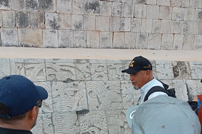 Private Tour in Chichen Itza Official History Guide - Stop 1: The Central Chichén Itzá Complex (Kukulcán, Ball Court, Cenote)