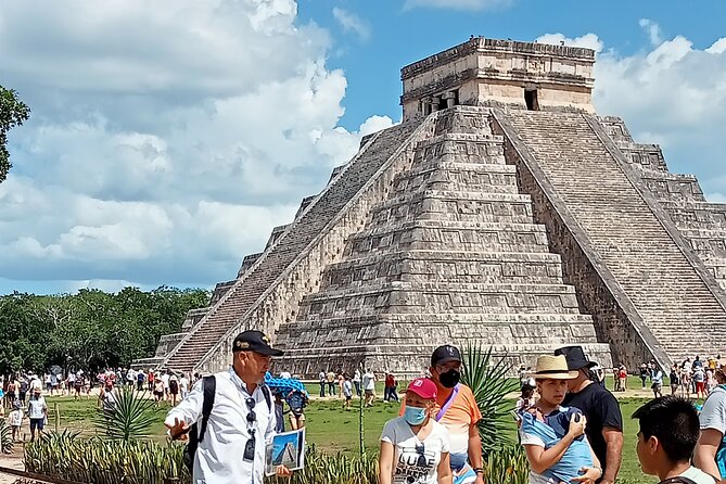 Private Tour in Chichen Itza Official History Guide - Stop 2: Temple of the Warriors Zone, North to South