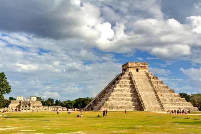 Private Tour to Chichen Itza, Valladolid and Ik Kil Cenote with Lunch - Chichen Itza First: El Castillo, Ball Court, and Temple of Warriors