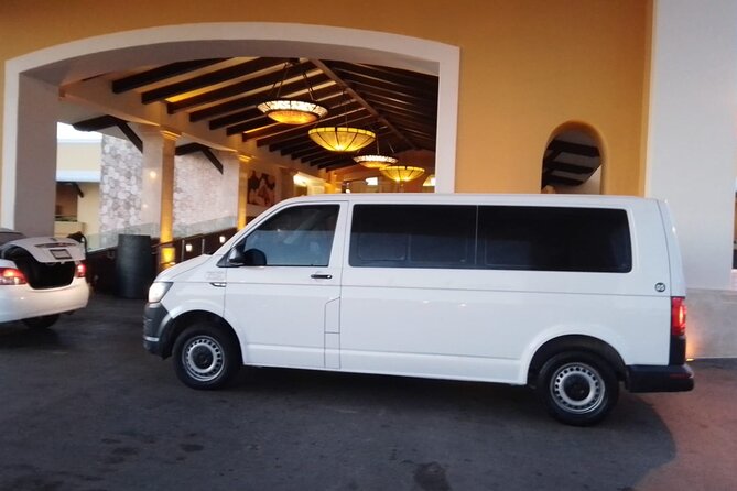 Private Transfer from Cancun Airport to Cancun Hotels 1-7 People - Flight monitoring and delays: how they protect your schedule