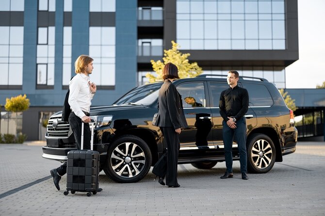 Private Transfer to and from CUN Cancun International Airport - Why a Private CUN Transfer Beats The Taxi Shuffle