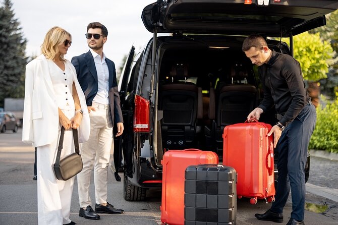 Private Transfer to and from CUN Cancun International Airport - Airport Pickup At CUN: Flight Tracking And Meet Instructions
