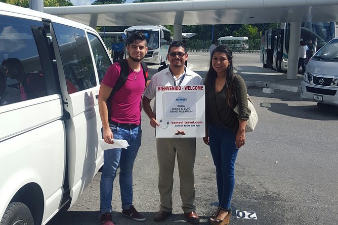 Private transfer to Cancun Airport from hotels in Cancun Area - Door-to-door private transfer from the Hotel Zone