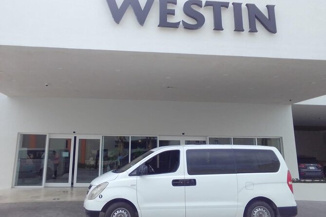 Private transportation CUN Airport-Puerto Juarez & Playa Mujeres - The welcome bar meet-and-greet: fast, clear, and easy to miss