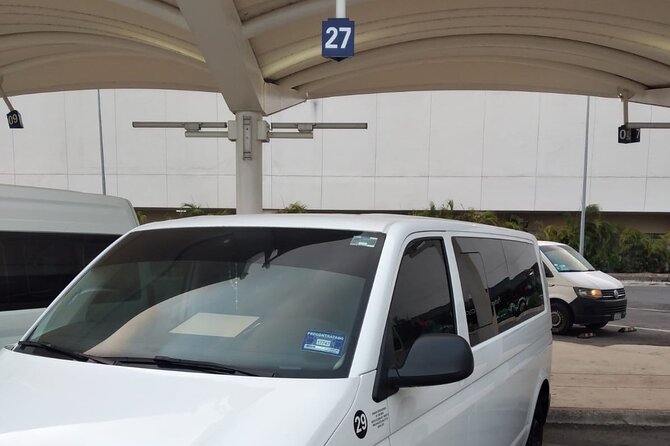 Private Transportation from the Airport to the Cancun hotel zone - Timing in real life: 40 minutes to 1.5 hours