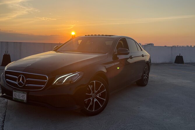 Private Transportation from Zona Hotelera CUN To Cancun Airport - The 24-hour chat confirmation and the 10-minute early arrival you want on travel days