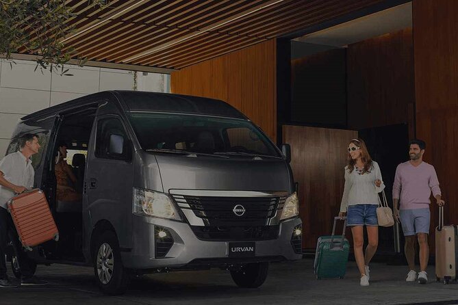 Private Transportation to Cancun Airport - Meet-and-Greet at Cancun Airport: Pre-Paid Exit + a Clear Sign