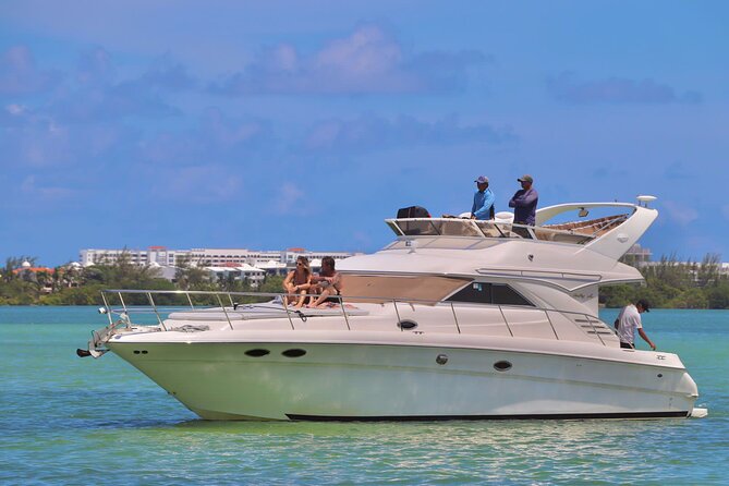 Private Yacht SeaRay 46ft Cancun 25P17 - A 46-Foot SeaRay Private Charter That Fits Your Day