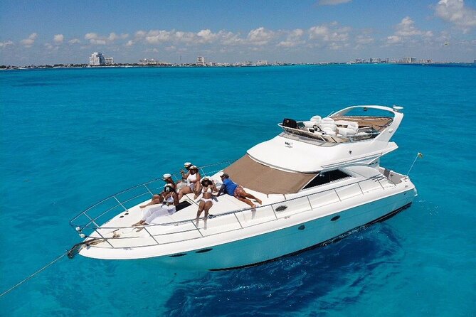 Private Yacht SeaRay 46ft Cancun 25P17 - Getting There: The Meeting Point and What Smooth Starts Feel Like