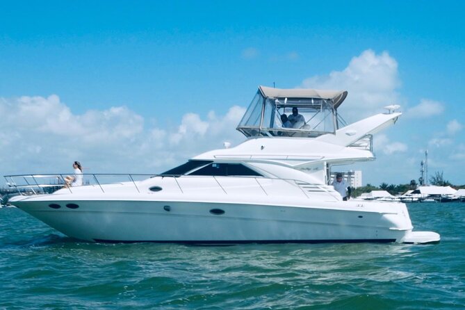 Private Yacht SeaRay 46ft Cancun 25P17 - On Board: What You Get Included and What You Bring