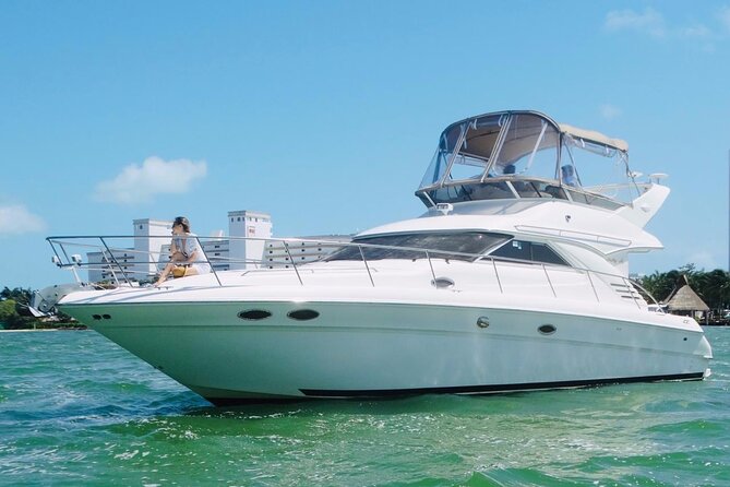 Private Yacht SeaRay 46ft Cancun 25P17 - Price and Value: $370 Per Group Plus the $14 Dock Fee