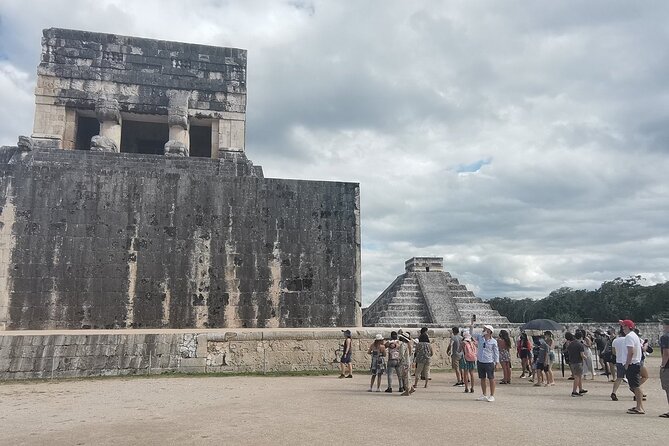 Riviera Maya Tour: Chichen Itza & Ik Kil + Hubiku Cenotes - Box Breakfast on the Bus: Small, Useful Fuel