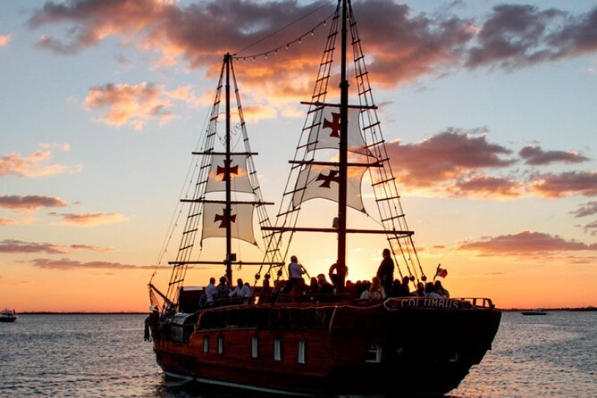 Romantic Experience Sunset Dinner Columbus in Cancun (2x1 price) - Drinks and music: national open bar plus saxophone romance