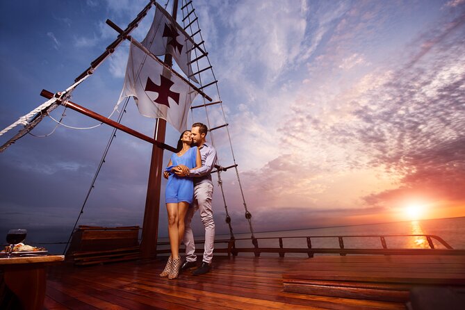 Romantic Sunset Dinner Cruise in Cancun with Open Bar - Who Should Book This Cruise (and Who Might Skip It)