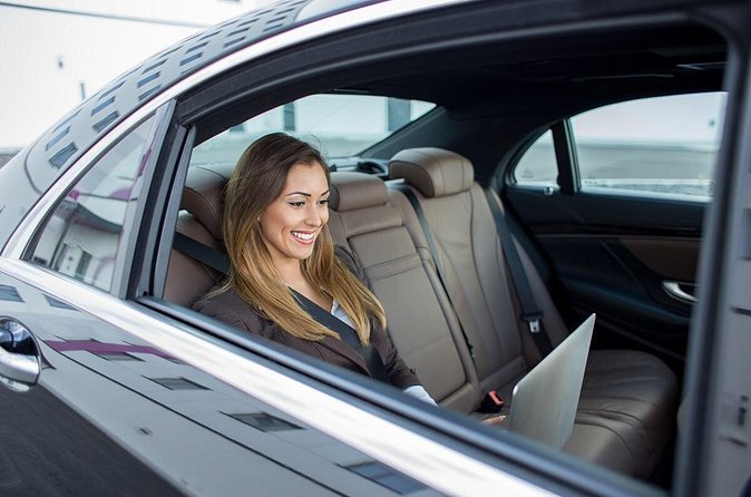 Roundtrip Private Transfer Cancun Airport (CUN) -Playa Del Carmen - Luggage rules: one suitcase per person and how to pack smarter