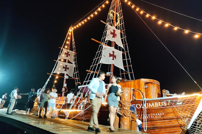 Sail Under Light of the Moon & Enjoy a Romantic Dinner in Spanish Galleon - Live Saxophone and Trova: Why the Music Feels Like the Point