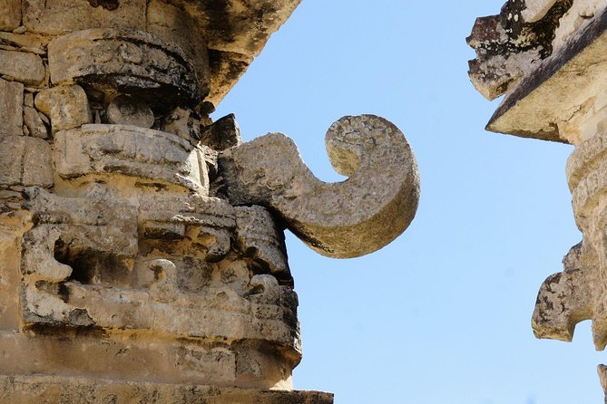 Semi-Private Chichen Itza, Cenote Ik Kil and Valladolid Tour - Lunch at the buffet: included, filling, and with drinks not included