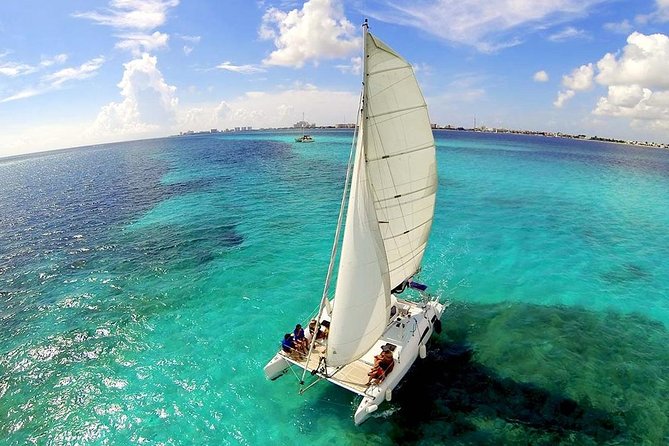 Snorkeling Adventure in Isla Mujeres - Crew and onboard vibe: where named hosts make a difference