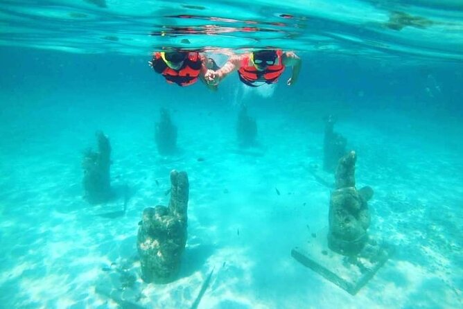 Splendid Isla Mujeres Catamaran: drinks and fun all day! - Isla Mujeres free time: use 90 minutes wisely