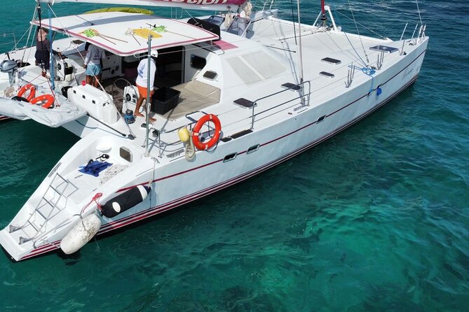 Splendid Isla Mujeres Catamaran: drinks and fun all day! - Price and value: $36 base fare plus the 800 MXN fee