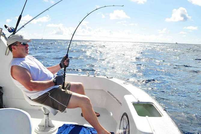 Sport Fishing at the Caribbean Sea. Enjoy an amazing time with friends & family - Included vs. extra costs: the real value math