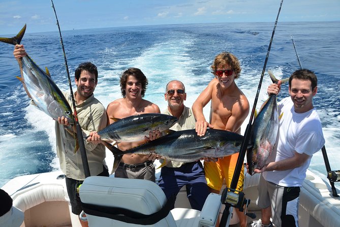 Sport Fishing at the Caribbean Sea. Enjoy an amazing time with friends & family - Seas can be rough: what to prepare for on the Caribbean