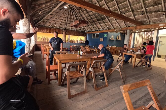 Taco tour in Puerto Morelos - Group size and pace: built for comfort, not chaos