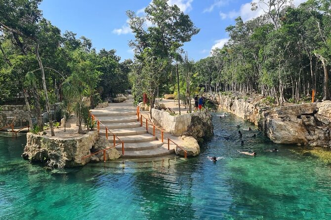 Tour 4 Cenotes House Turtle Tulum - Escultura Ven A La Luz: A Short Stop With a Nature Message
