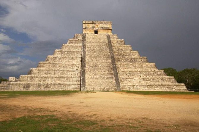 Tour Chichen Itza, 2 Cenotes, and Valladolid from Cancun - Lunch and drinks: included food, not included beverages