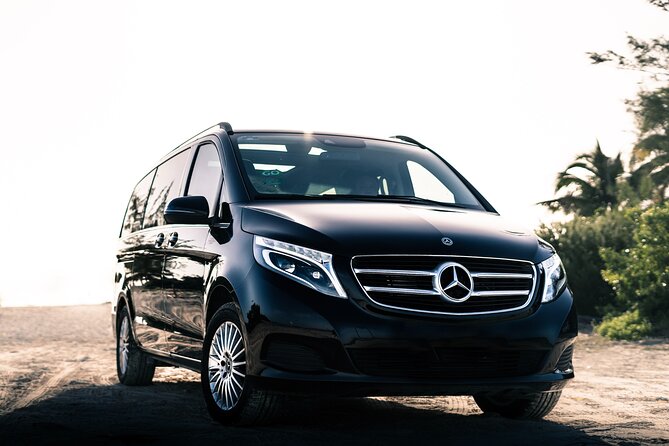 Transfer in Luxury Mercedes Benz Minivan - Choosing Your Drop-Off Zone: How to Avoid Detours and Extra Fees