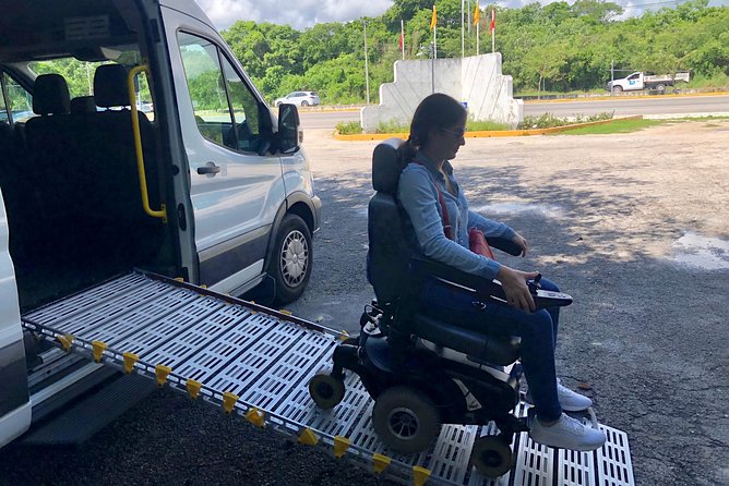 Transportation from the Airport to Hotels in Cancun arrival only - Mobile ticket and private group comfort