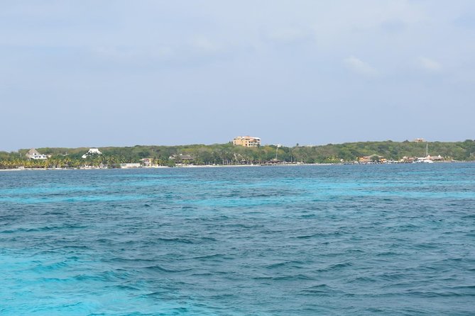 Trimaran La Lupita,Sail Away to Isla Mujeres from Cancun - Lunch and the Buffet Reality: “included” doesn’t mean “skip the line”