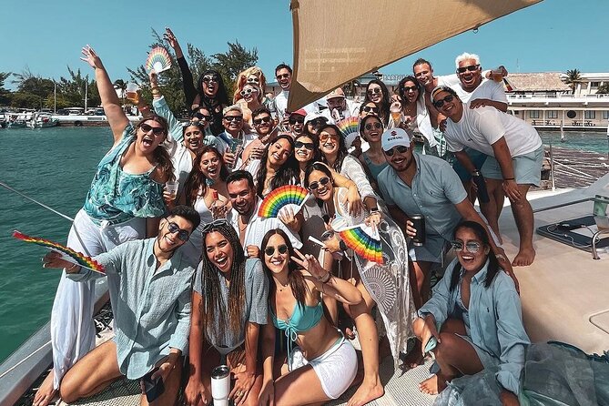 Trip to Isla Mujeres by Catamaran, with snorkeling and drinks - Snorkeling stop with provided gear: how to get the most out of it