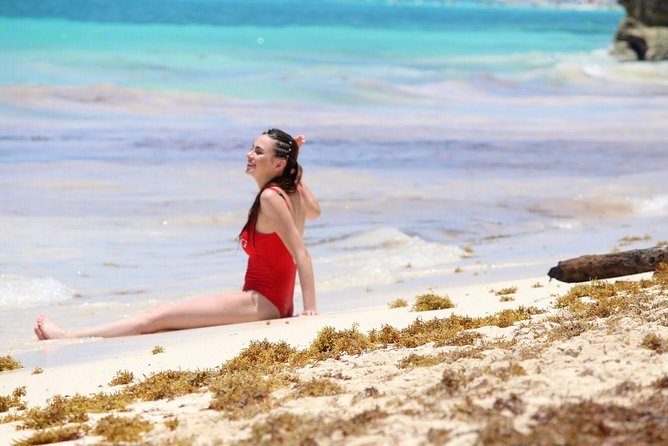 Tulum Mayan Ruins Express - Your free hour: photos, a swim, and crafts browsing
