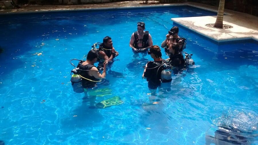Underwater Museum Musa : SCUBA DIVING FOR BEGINNERS - Safety basics: oxygen, instruction style, and the medical questionnaire