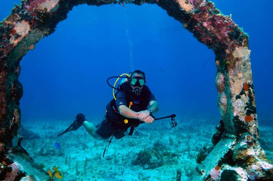 Underwater Museum Musa : SCUBA DIVING FOR BEGINNERS - Pre-training at Underwater Museum MUSA: what you actually learn before going in