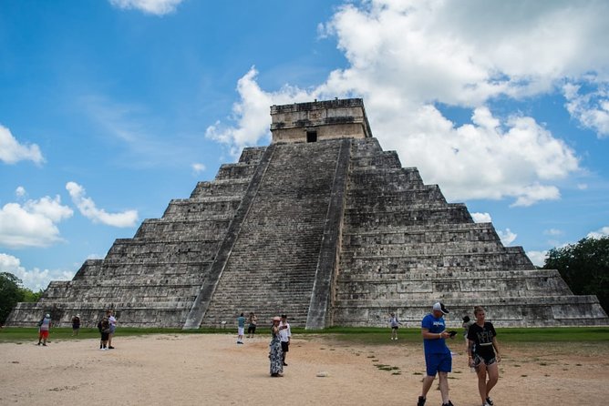Visit Chichén Itzá from Cancun or Riviera Maya; Lunch and Cenote - Lunch buffet + tequila and chocolate tasting: what’s actually included